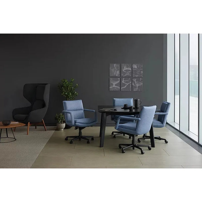 Coy Lounge Chair